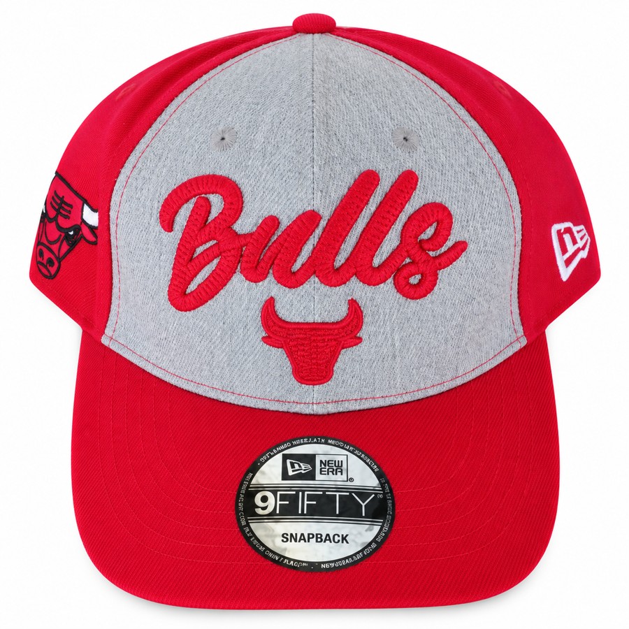 Chicago Bulls • Gray and red script snapback