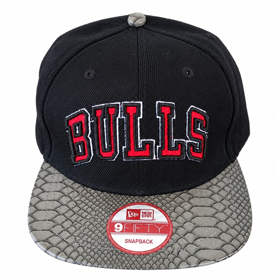 Chicago Bulls • Black & gray textured snapback