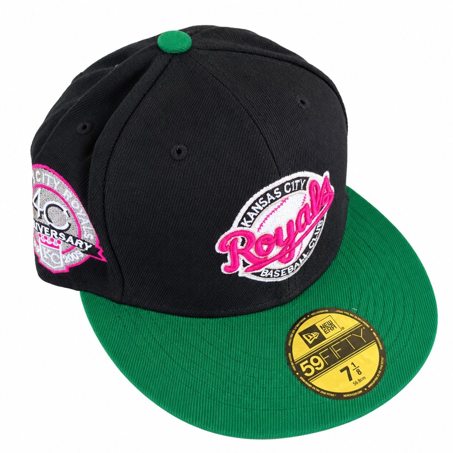 Kansas City • Black & green pink-logo fitted