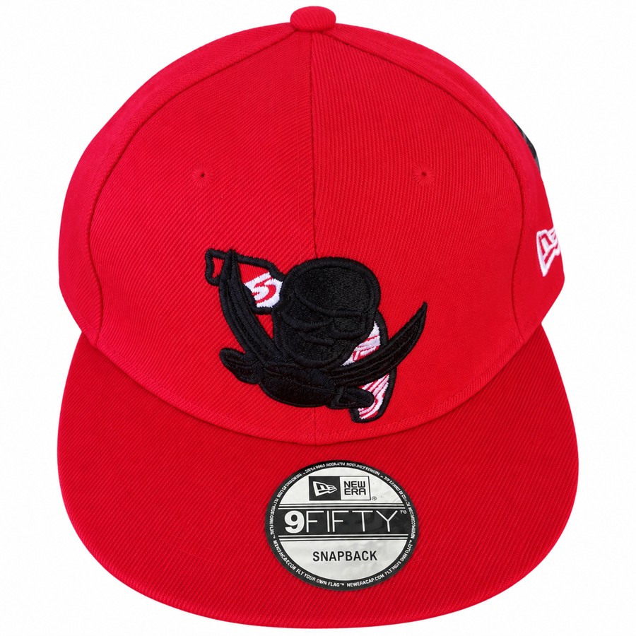 Tampa Bay • Red pirate-graphic snapback
